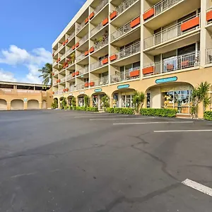 With Private Lanai, Ocean View And On-site Pool! Kihei